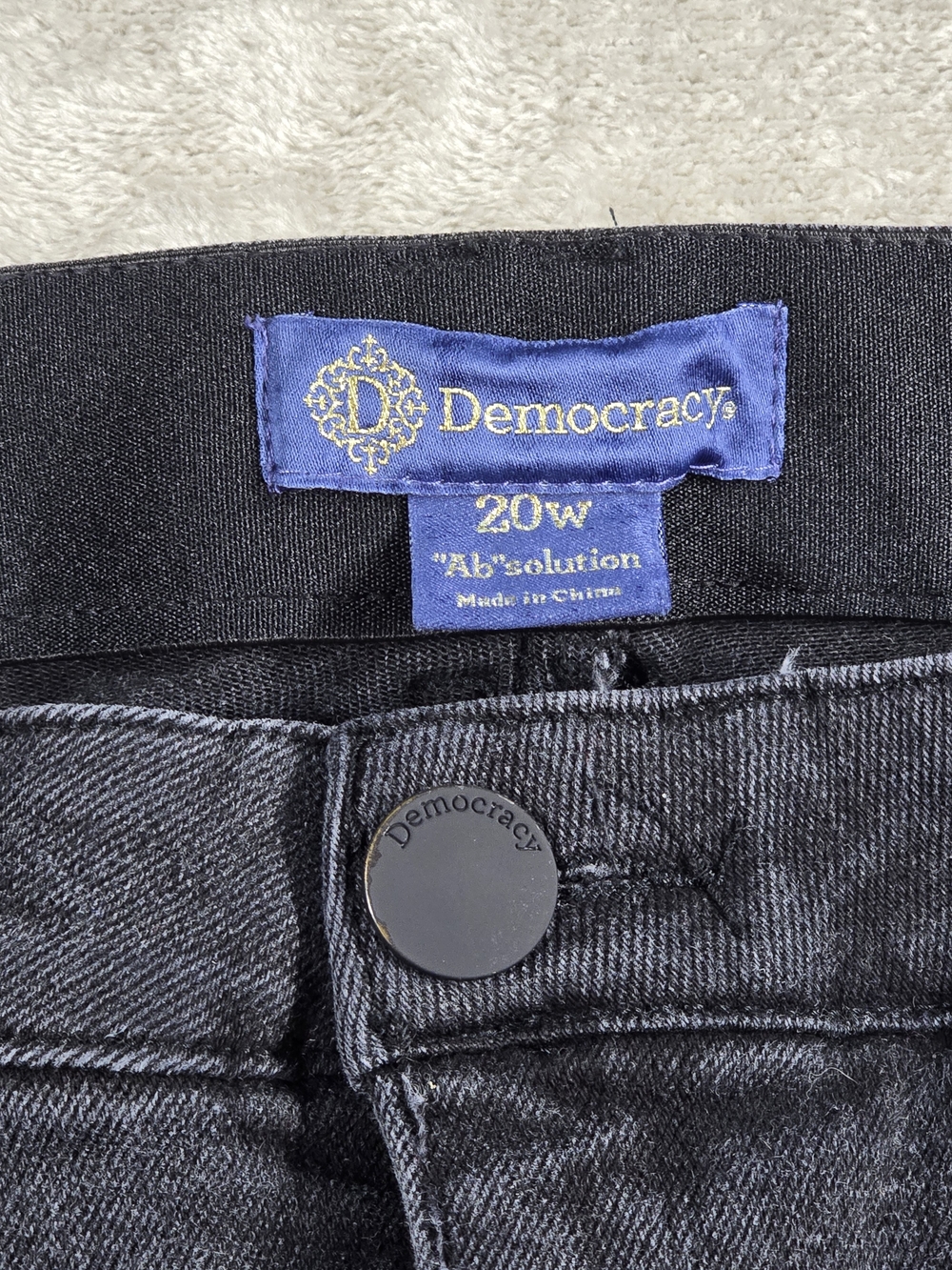 Democracy Gray Ankle Crop Jeans - Picture 3 of 8